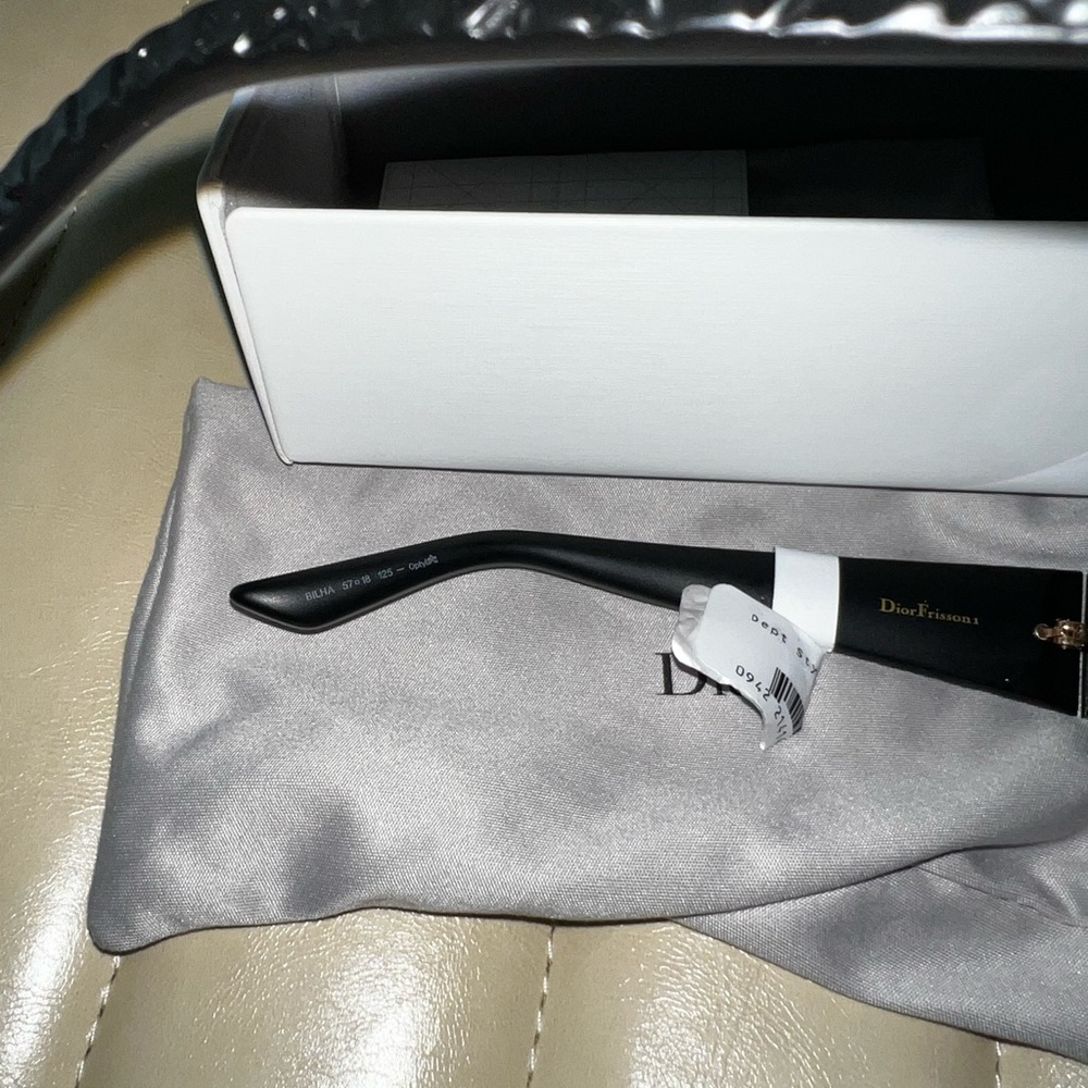 Dior Elegant Black Women's Sunglasses - Picture 3 of 5
